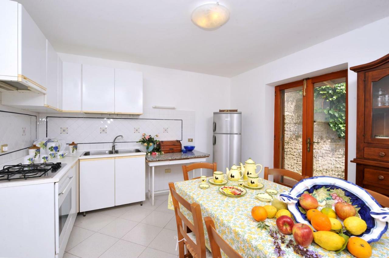 Villa Persico มัสซาลูเบรนเซ ภายนอก รูปภาพ